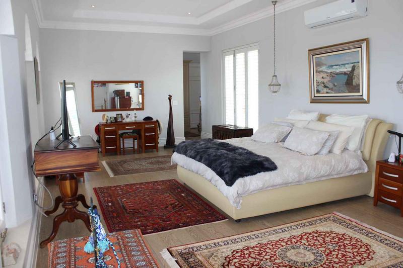 5 Bedroom Property for Sale in Sir Lowrys Pass Village Western Cape